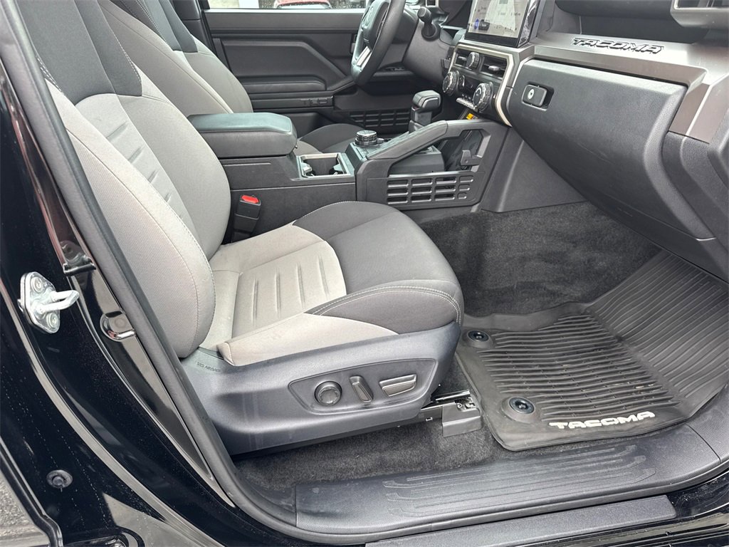 Used 2024 Toyota Tacoma TRD Off-Road image 13