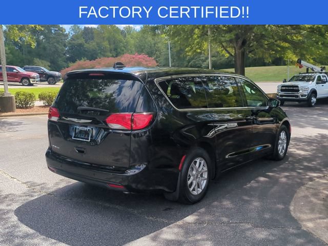 Used 2025 Chrysler Voyager LX FWD image 5