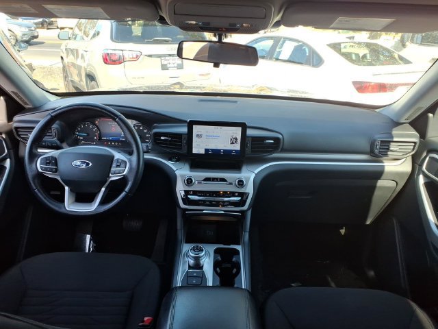 Used 2021 Ford Explorer XLT AWD/4WD image 13