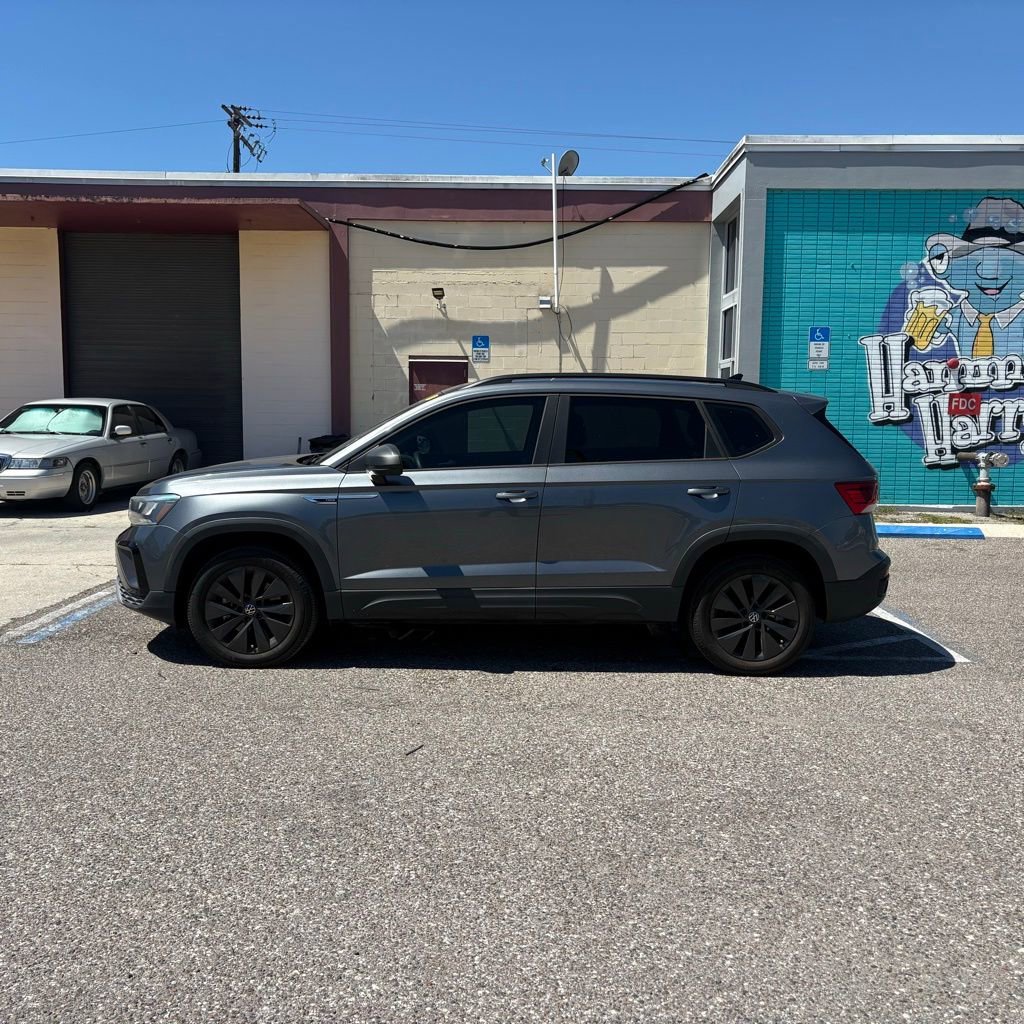 Used 2022 Volkswagen Taos S image 6