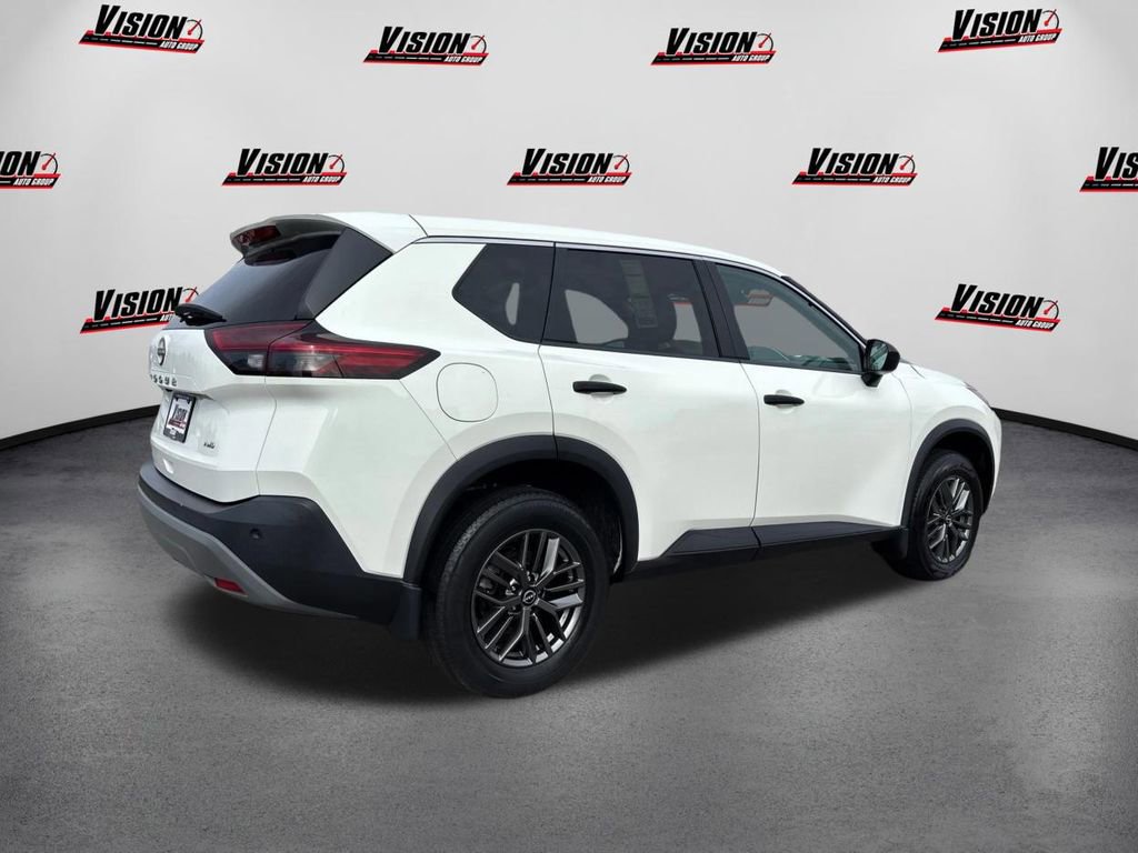 Used 2023 Nissan Rogue S AWD/4WD image 5