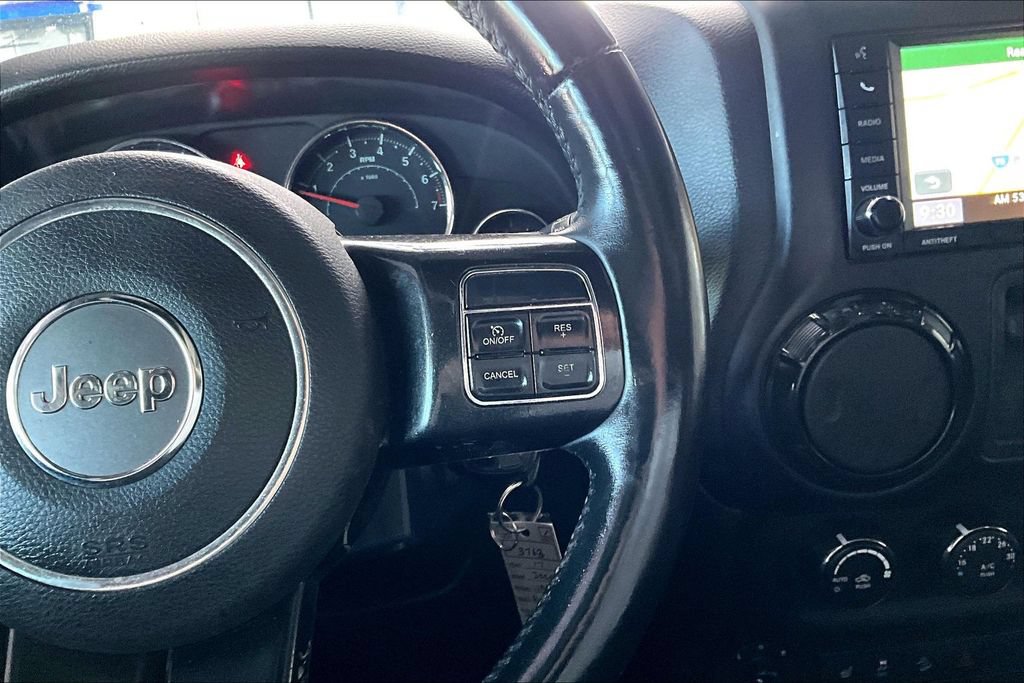 Used 2017 Jeep Wrangler Rubicon w/ Quick Order Package 24Z Recon AWD/4WD image 11
