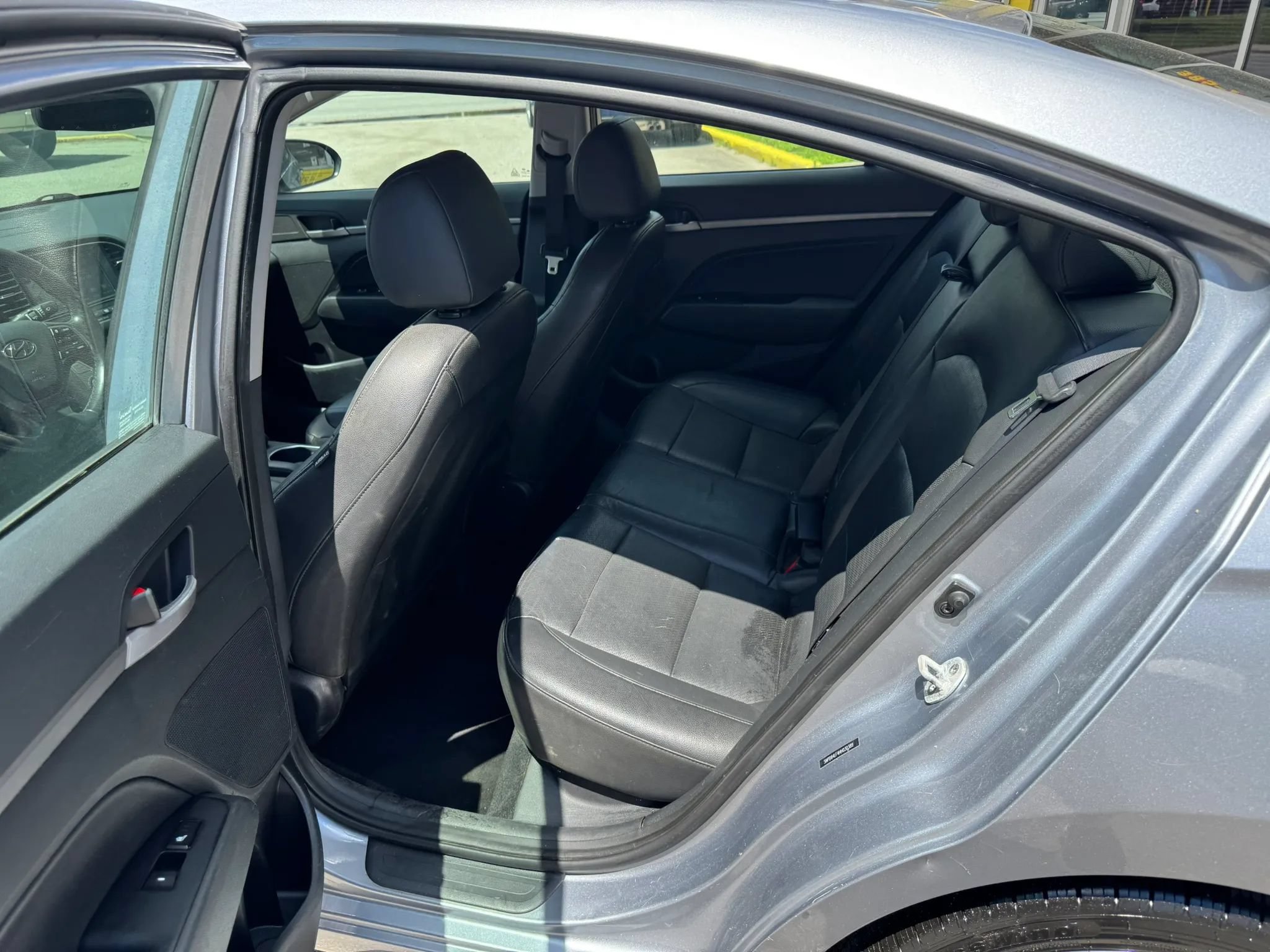 Used 2017 Hyundai Elantra Limited w/ Limited Tech Package 04 FWD image 19