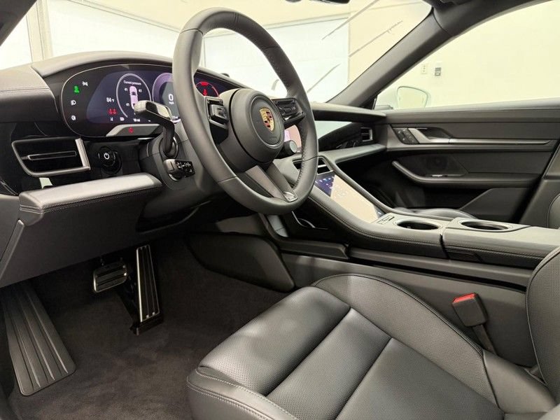 New 2025 Porsche Taycan AWD/4WD image 4