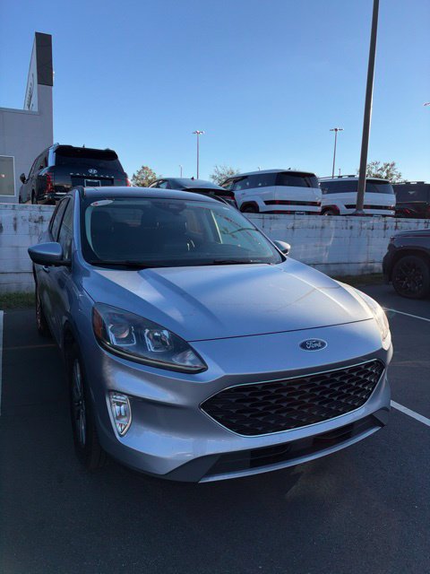 Used 2022 Ford Escape SEL w/ Technology Package FWD image 1