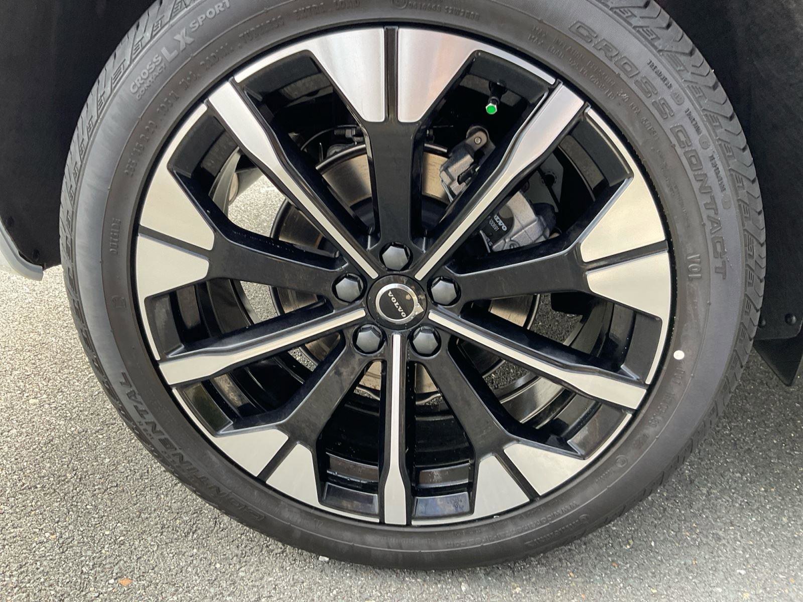 New 2026 Volvo XC60 B5 Plus w/ Climate Package image 16
