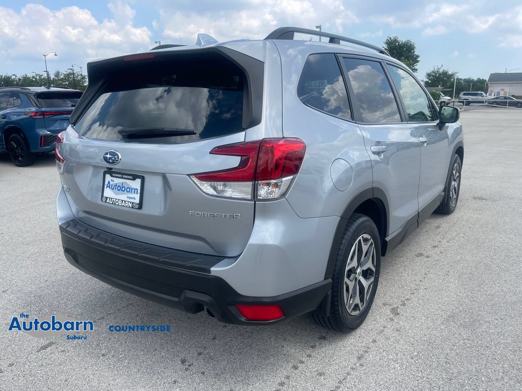 Used 2019 Subaru Forester Premium w/ All-Weather Package AWD/4WD image 5