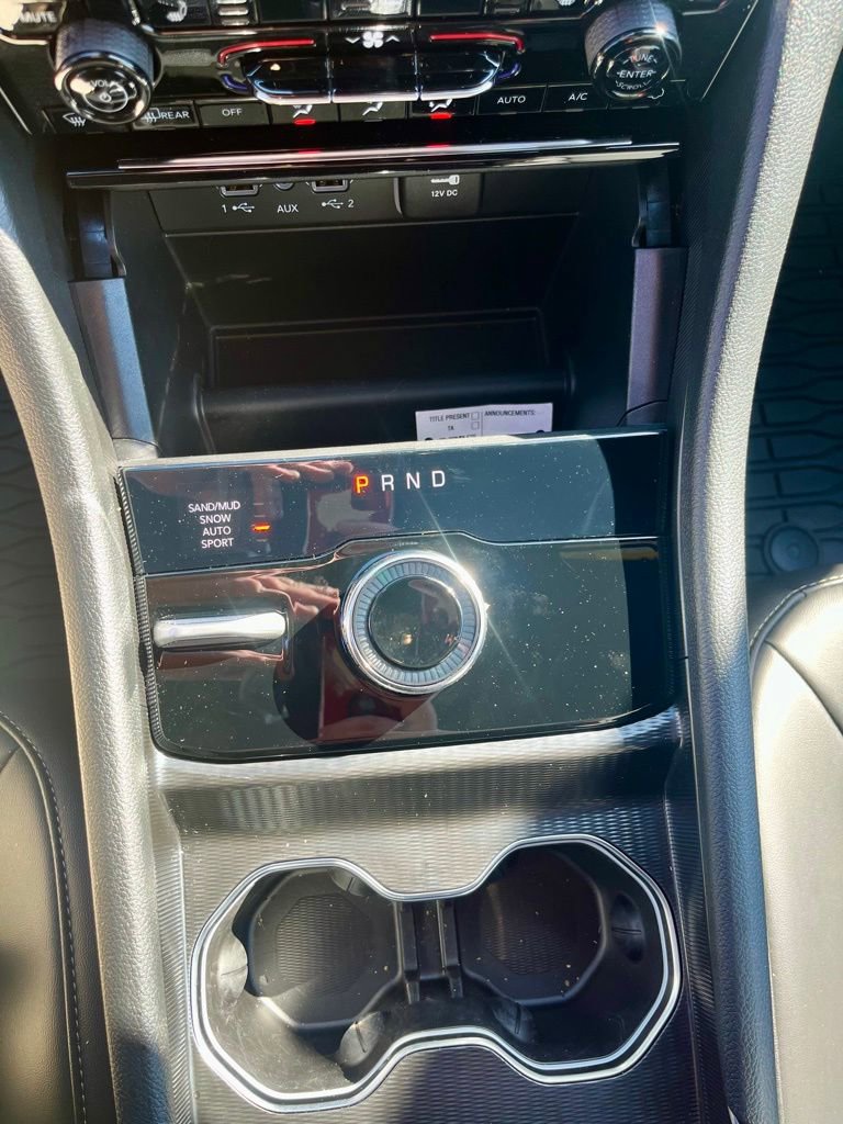 Used 2025 Jeep Grand Cherokee Limited w/ Black Appearance Package image 16