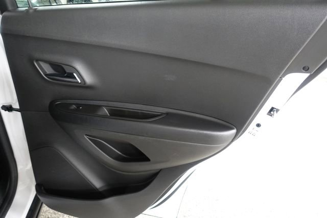 Used 2022 Chevrolet Trax LT w/ Premium Seat Package image 21