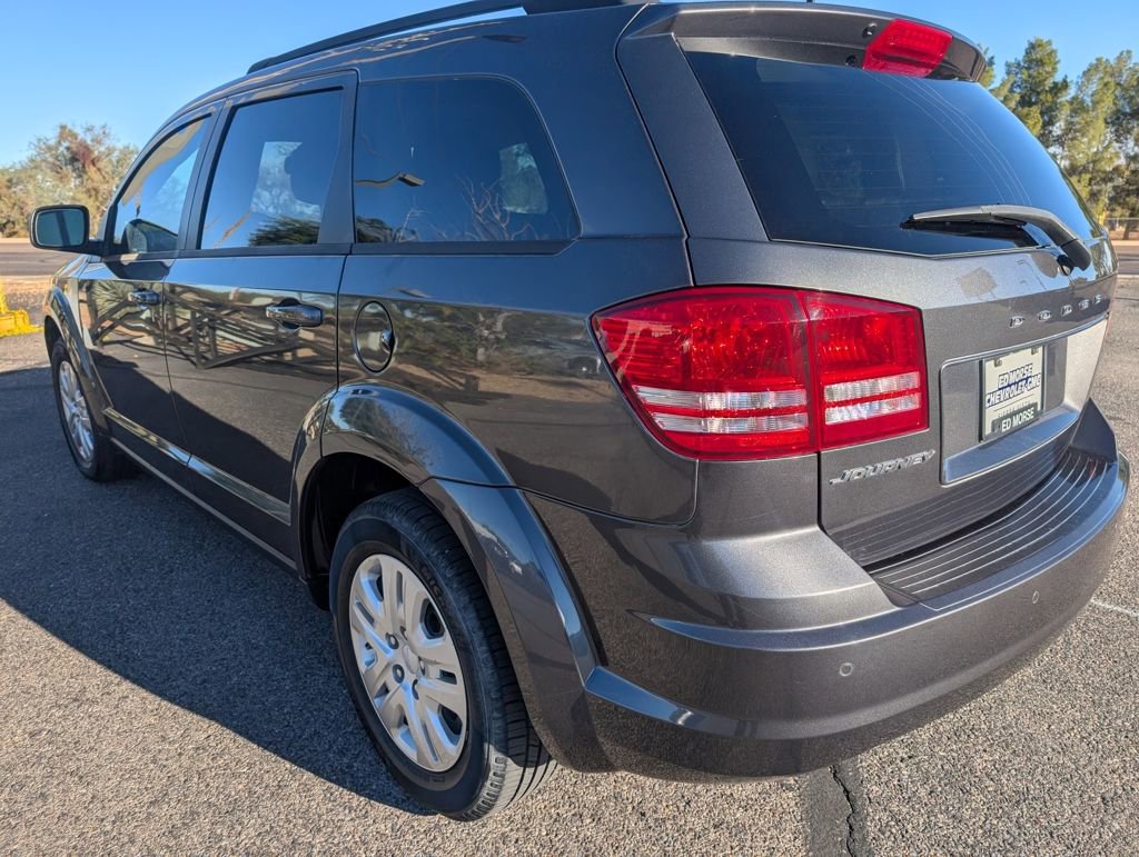 Used 2020 Dodge Journey SE image 3