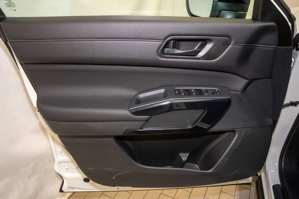 New 2026 Nissan Pathfinder SV image 14