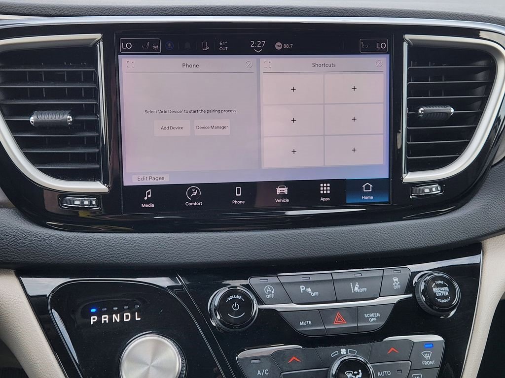 Used 2024 Chrysler Pacifica Touring-L image 17