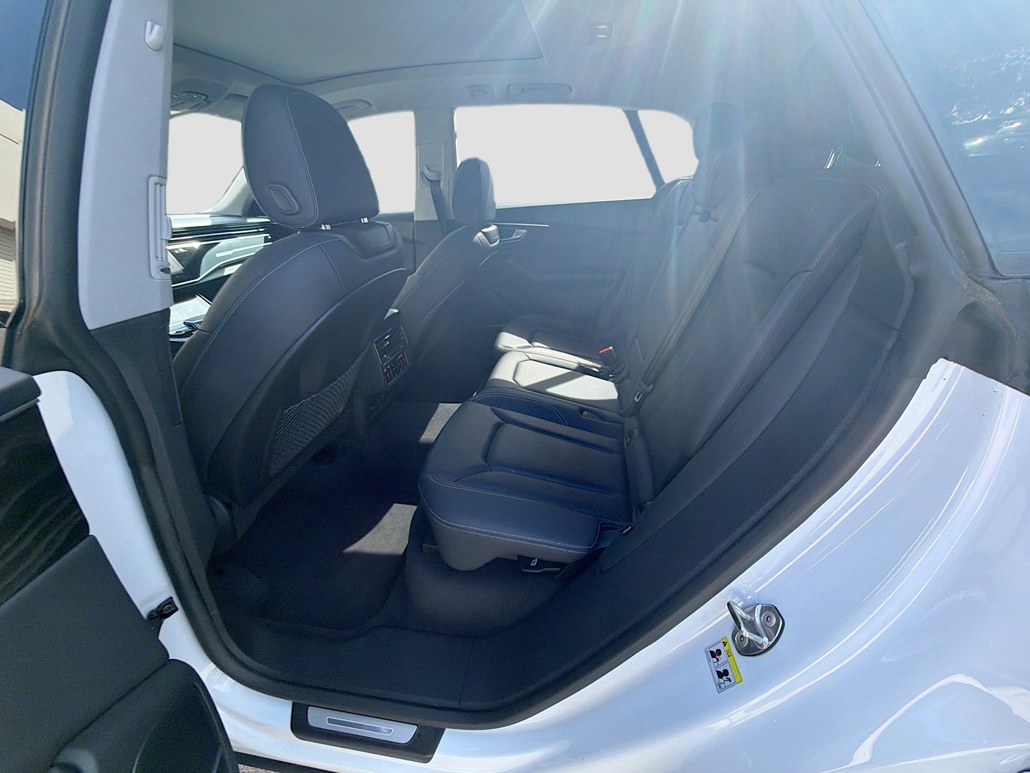 Used 2023 Audi Q8 Prestige image 22