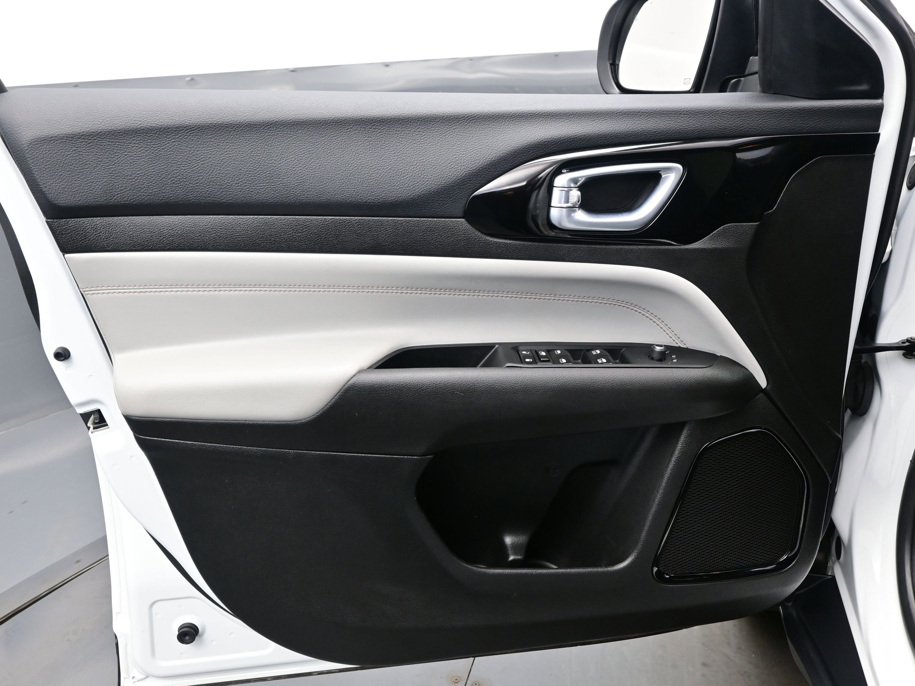 Used 2024 Jeep Compass Limited image 9