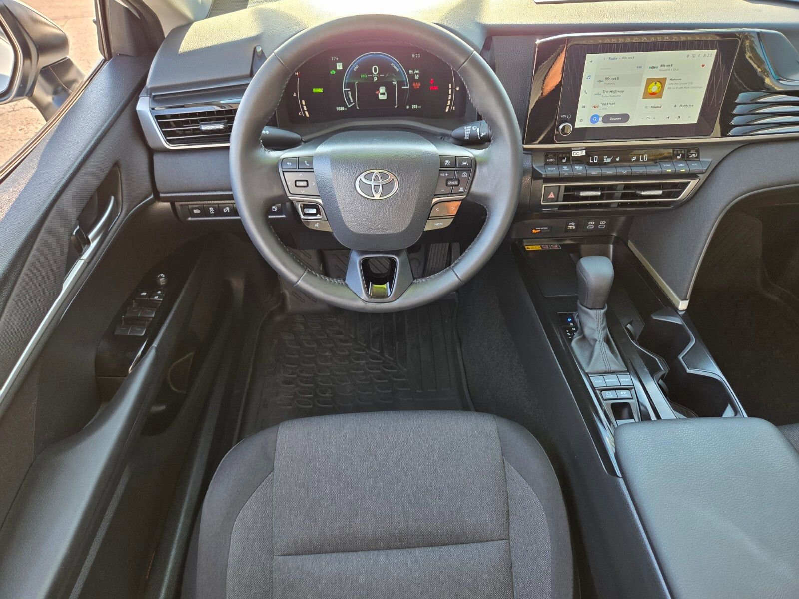 Used 2025 Toyota Camry LE w/ Convenience Package FWD image 12