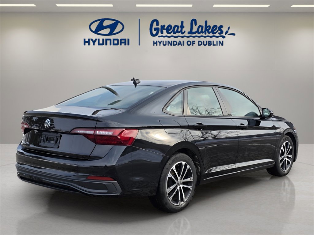 Used 2024 Volkswagen Jetta Sport image 5