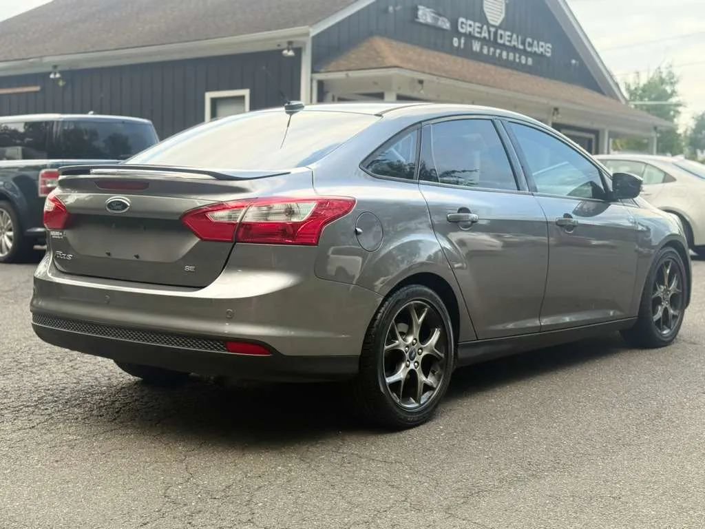 Used 2014 Ford Focus SE w/ Equipment Group 201A FWD image 7