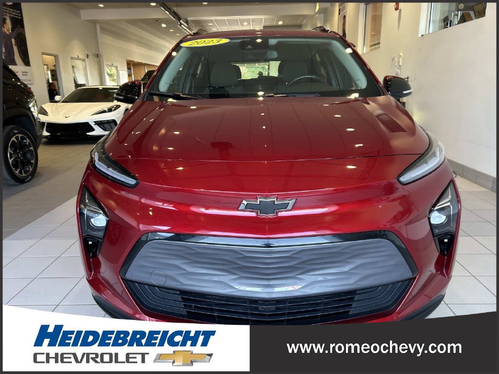 Used 2023 Chevrolet Bolt EUV LT w/ Comfort Package FWD image 40