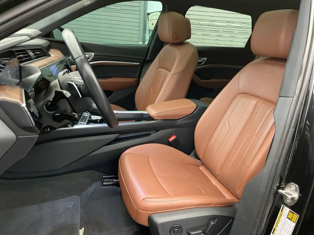 Used 2022 Audi e-tron Premium AWD/4WD image 18