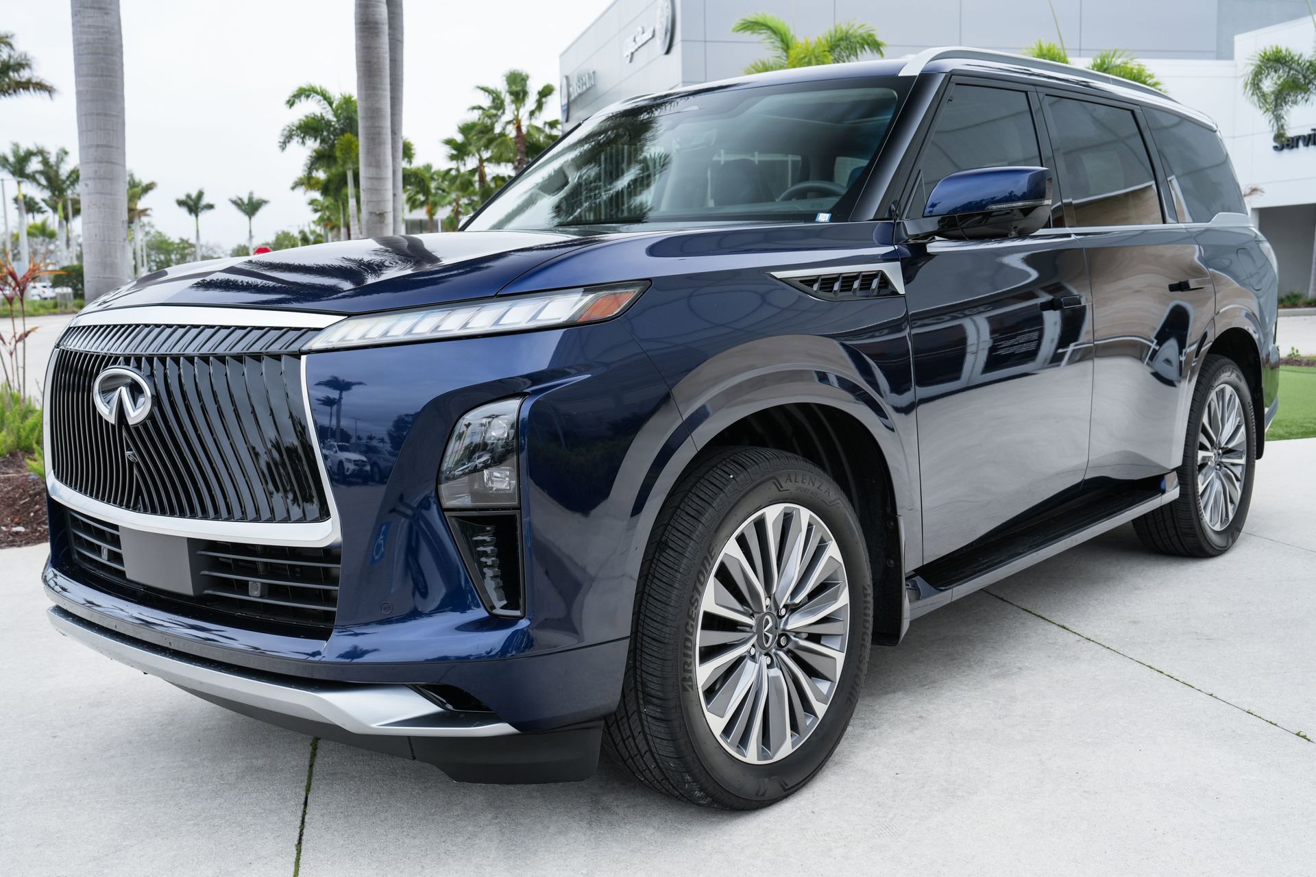 Certified 2026 INFINITI QX80 Luxe w/ Cargo Package AWD/4WD image 6
