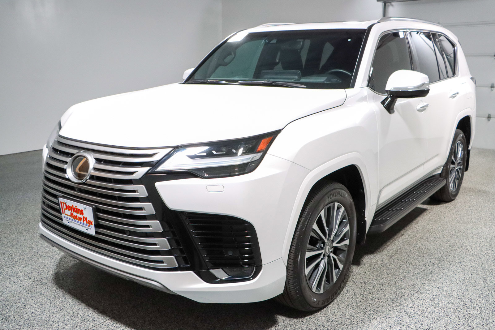 Used 2024 Lexus LX 600 4WD w/ Interior Upgrade Package image 35