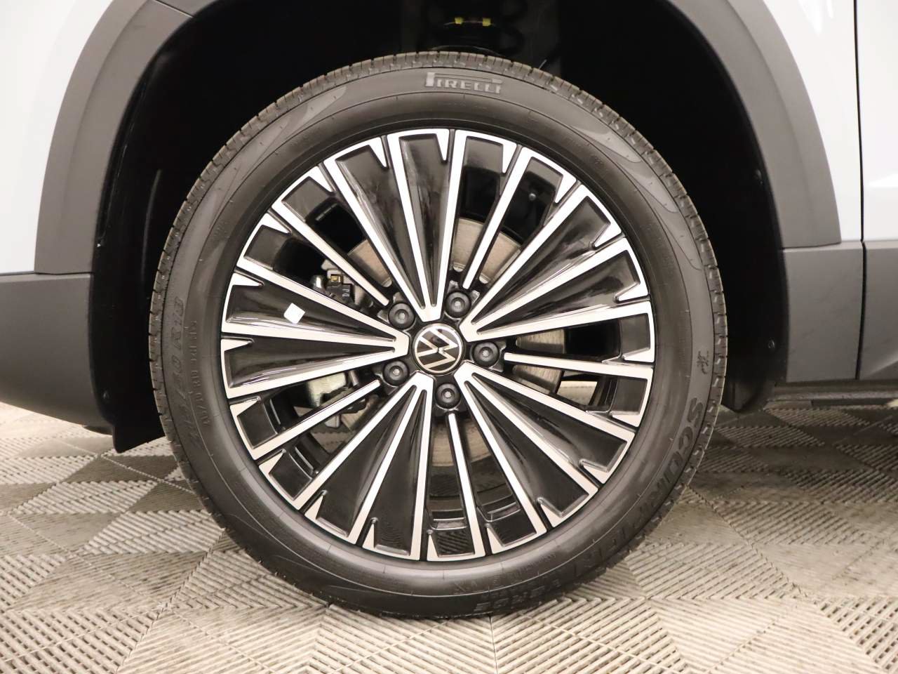 New 2026 Volkswagen Taos SE FWD image 6