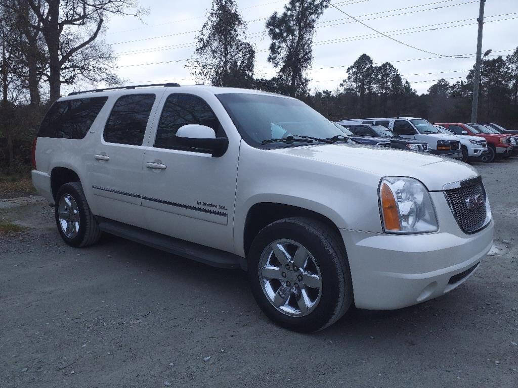 Used 2014 GMC Yukon XL SLT image 1