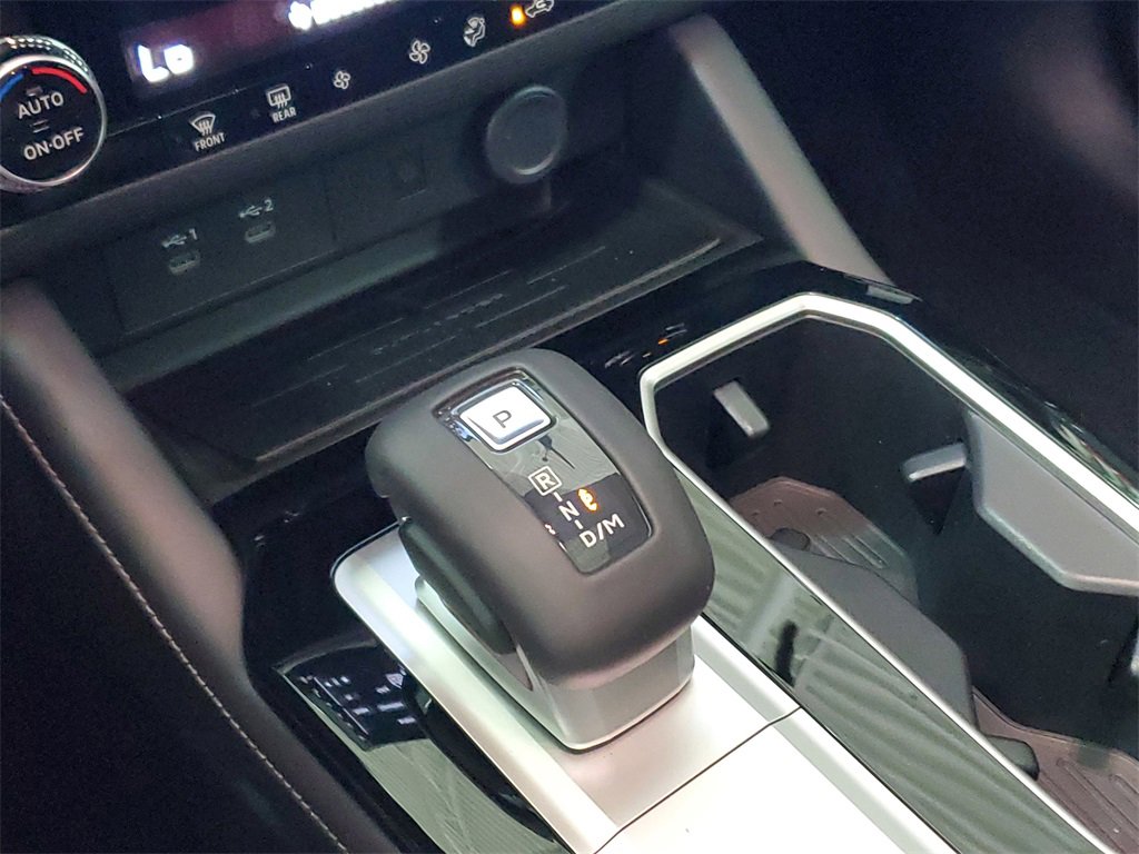 New 2025 Mitsubishi Outlander SE image 30