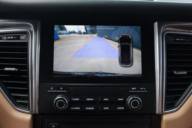Used 2017 Porsche Macan AWD/4WD image 36
