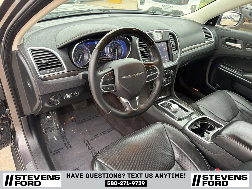 Used 2018 Chrysler 300 Limited RWD image 15