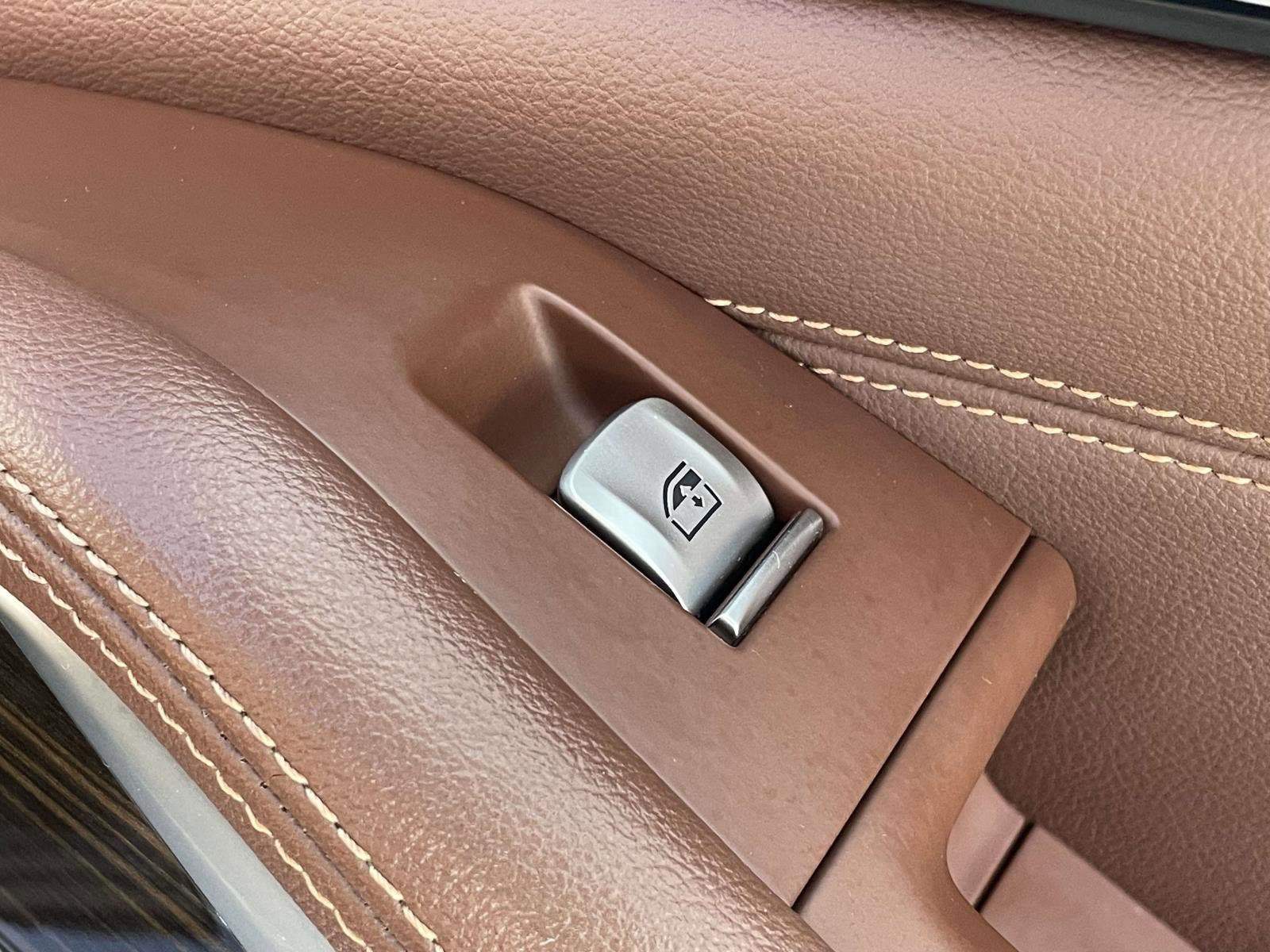 Used 2019 BMW X7 xDrive40i w/ Premium Package image 11