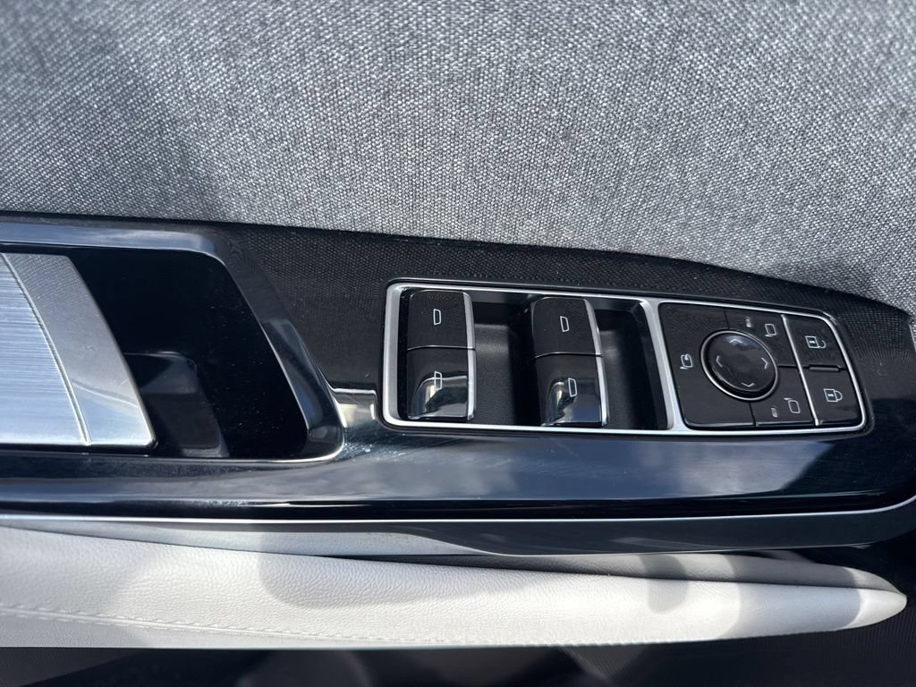 Used 2025 Cadillac Escalade Sport Platinum w/ LPO, Floor Liner Package AWD/4WD image 31