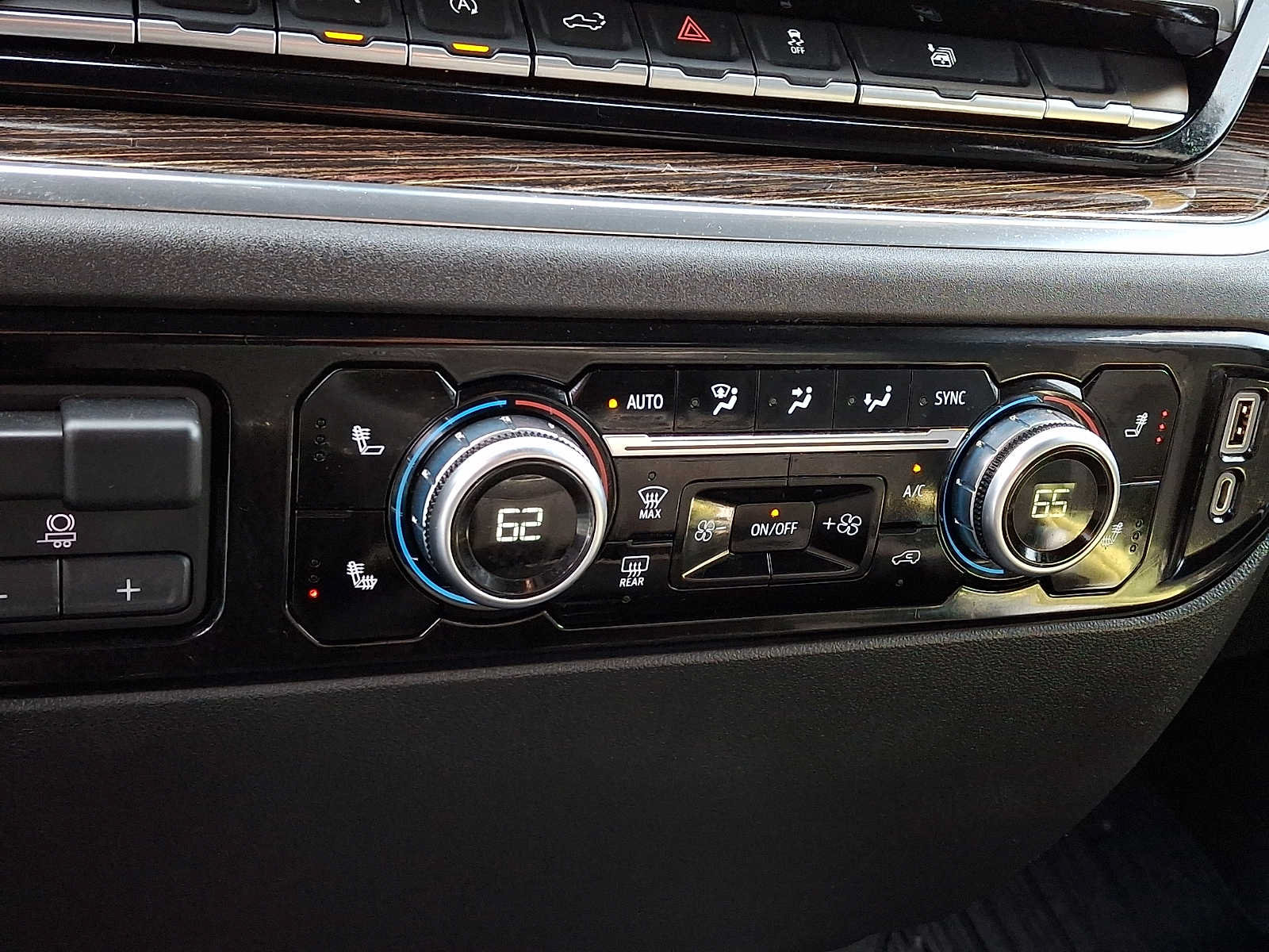 Used 2022 GMC Sierra 1500 Elevation AWD/4WD image 16