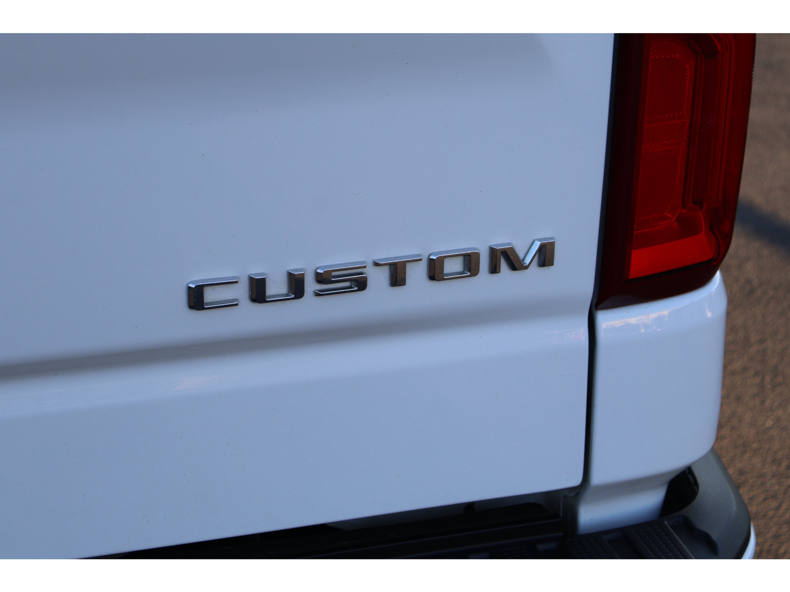 Used 2020 Chevrolet Silverado 1500 Custom w/ Custom Value Package RWD image 11