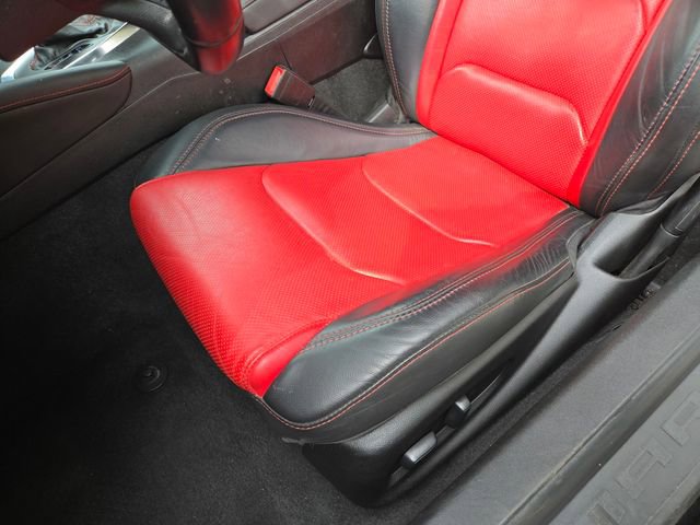 Used 2021 Chevrolet Camaro LT w/ Technology Package image 10