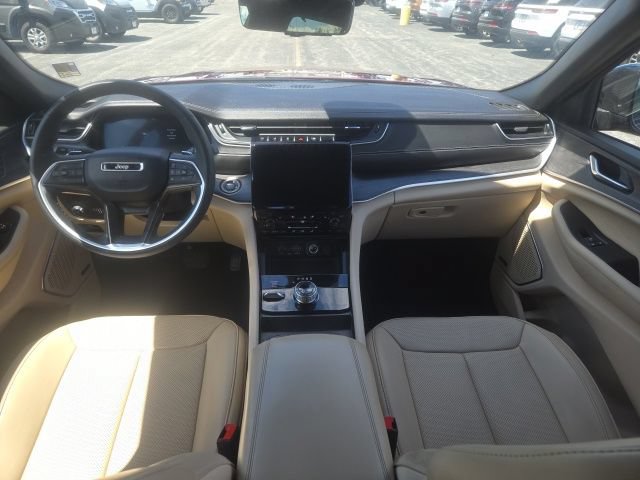 Used 2024 Jeep Grand Cherokee Limited w/ Luxury Tech Group II AWD/4WD image 26