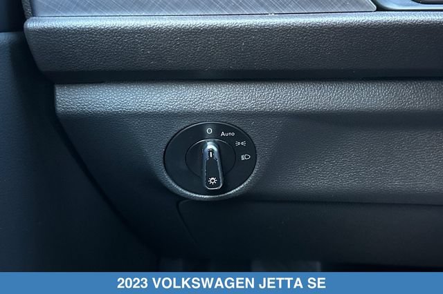 Used 2023 Volkswagen Jetta SE w/ Panoramic Sunroof Package FWD image 29