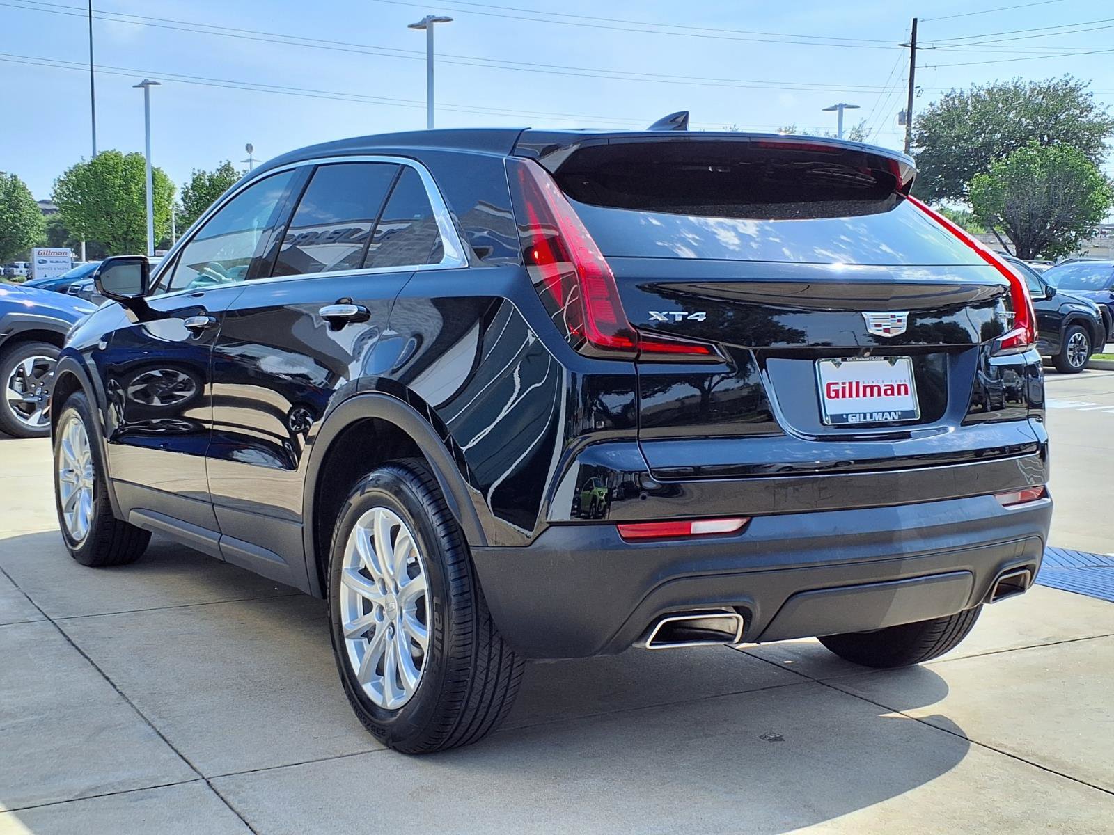 Used 2023 Cadillac XT4 Luxury FWD image 3