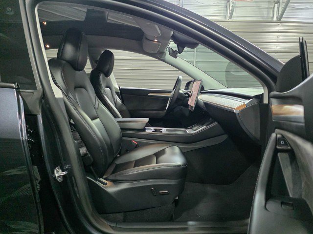 Used 2024 Tesla Model Y Long Range image 15