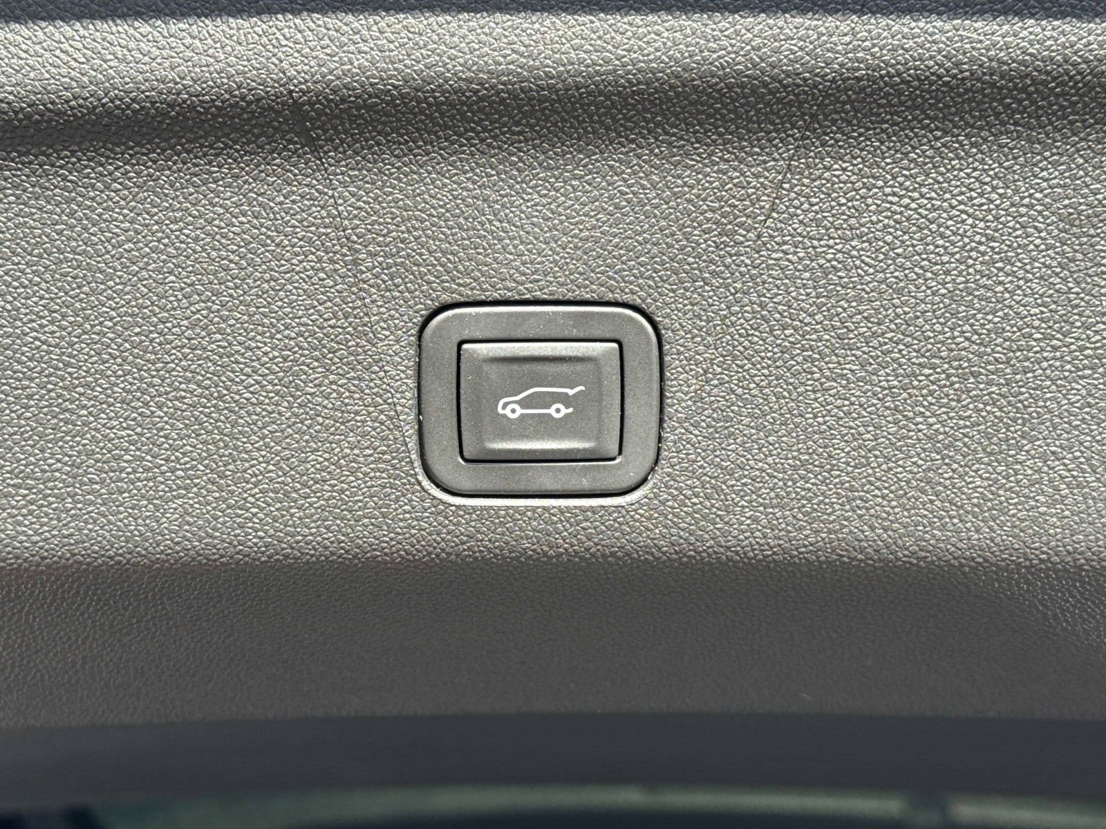 Used 2026 GMC Yukon XL AT4 Ultimate w/ LPO, Floor Liner Package AWD/4WD image 14
