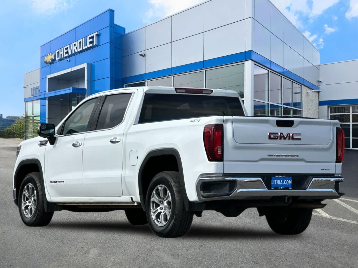 Used 2024 GMC Sierra 1500 SLT AWD/4WD image 6