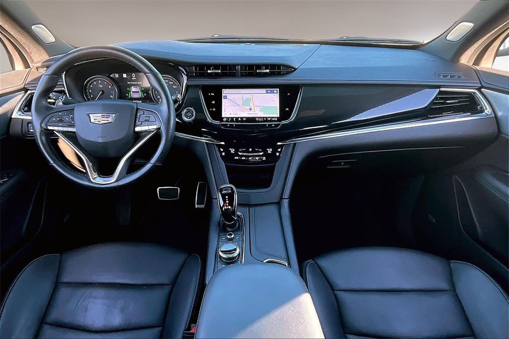 Certified 2023 Cadillac XT6 Sport w/ LPO, ONYX Package image 15