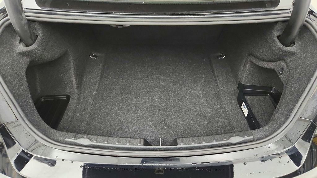 Used 2016 BMW 320i 4dr Sdn 320i with Driving Assi image 22