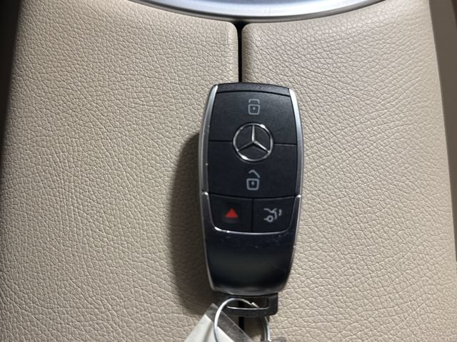 Used 2022 Mercedes-Benz GLC 300 4MATIC image 45