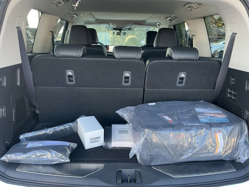 Used 2026 INFINITI QX80 Luxe w/ Exterior Package image 28