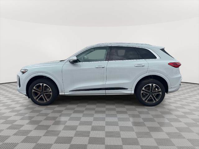 Used 2025 Audi Q5 Premium w/ Convenience Package AWD/4WD image 4