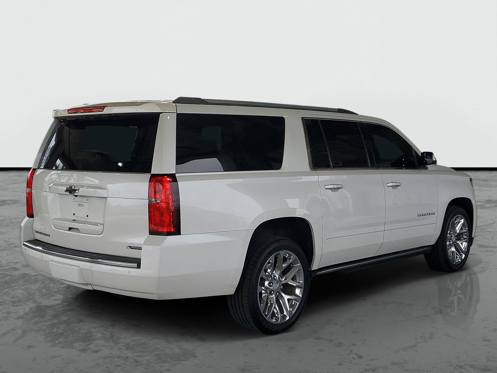 Used 2018 Chevrolet Suburban Premier RWD image 2