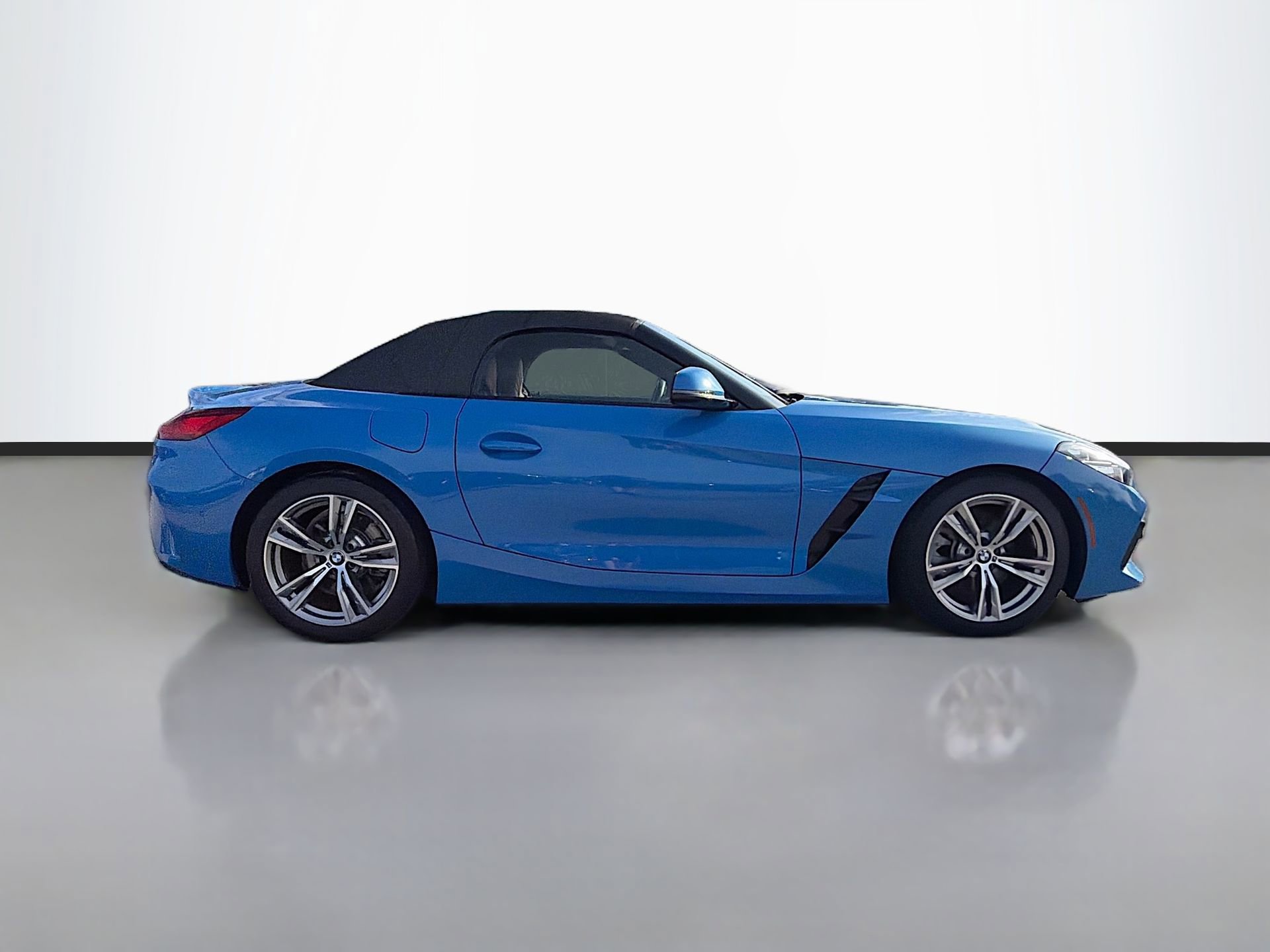 Used 2020 BMW Z4 sDrive30i w/ Premium Package image 3