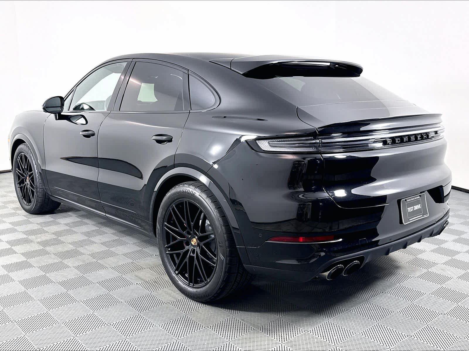 Certified 2026 Porsche Cayenne S AWD/4WD image 3
