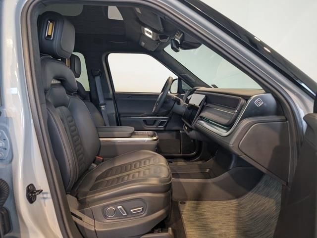 Used 2024 Rivian R1S Adventure image 31